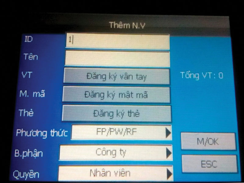 Đăng ký dấu vân tay trên máy chấm công